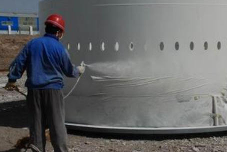 乐至除锈喷漆翻新是恢复金属资产价值的